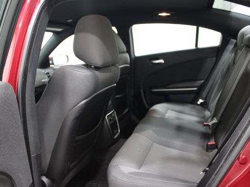 Used 2019 Dodge Charger SXT image 19