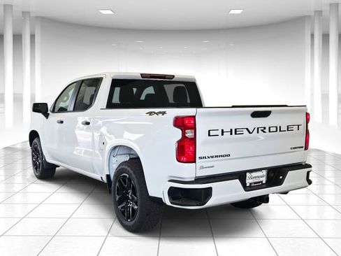 Used 2024 Chevrolet Silverado 1500 Custom w/ Dark Appearance Package image 3