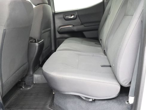 Used 2016 Toyota Tacoma TRD Off-Road image 11