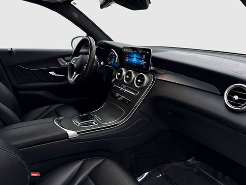 Used 2020 Mercedes-Benz GLC 300 4MATIC w/ AMG Line image 43