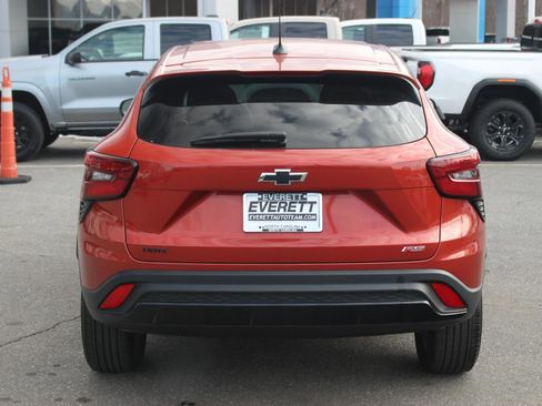 Used 2024 Chevrolet Trax RS w/ Driver Confidence Package image 6