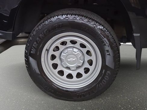 Used 2025 Chevrolet Colorado W/T RWD image 33
