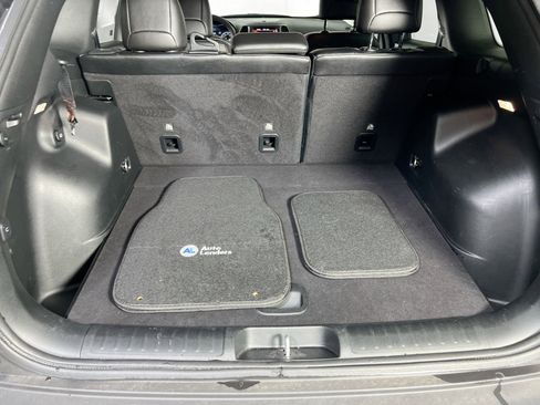 Used 2022 Jeep Cherokee Trailhawk w/ Premium Leather Package image 24