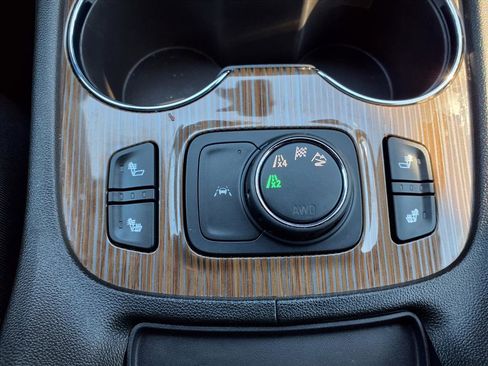 Used 2023 GMC Acadia SLE w/ Driver Convenience Package image 11