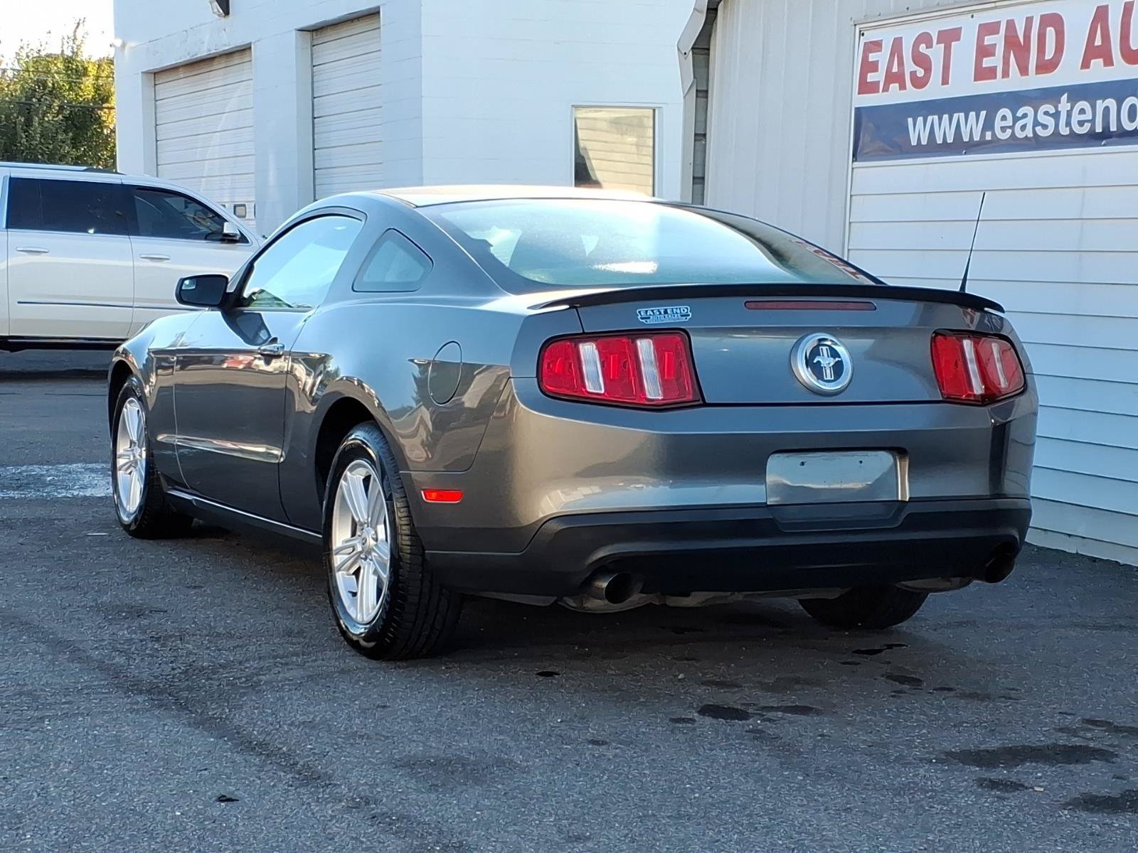 Used 2012 Ford Mustang Coupe RWD image 3