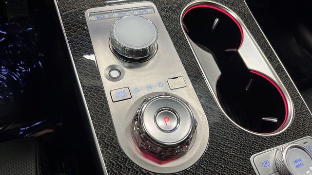 Used 2025 Genesis GV80 3.5T e-SC AWD/4WD image 19
