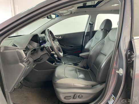 Used 2020 Hyundai Ioniq Limited image 17