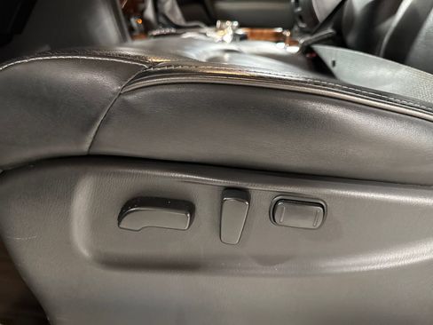 Used 2018 INFINITI QX80 4WD w/ Driver Assistance Package image 17