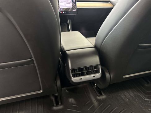 Used 2018 Tesla Model 3 Long Range RWD image 16