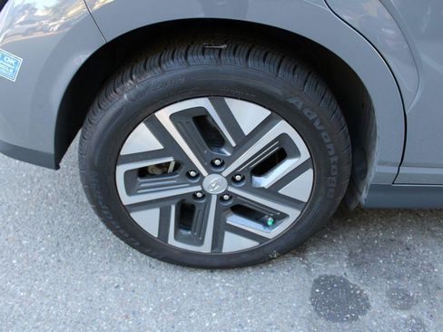 Used 2022 Hyundai Kona SEL w/ Convenience Package FWD image 10