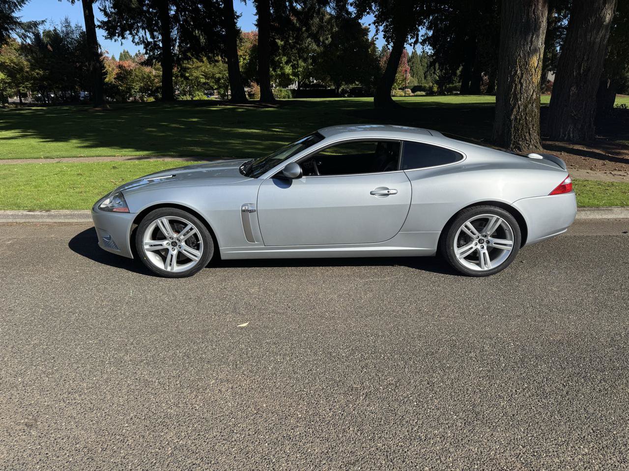 Used 2007 Jaguar XKR R RWD image 2