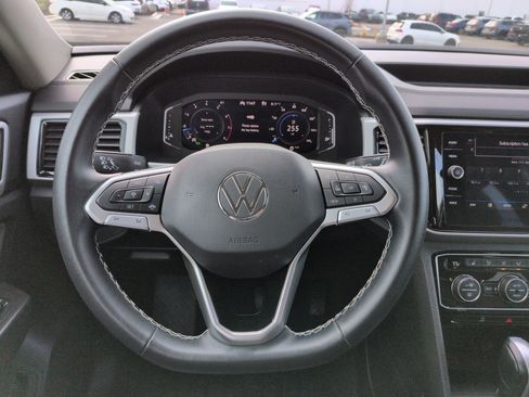 Used 2023 Volkswagen Atlas SE image 19