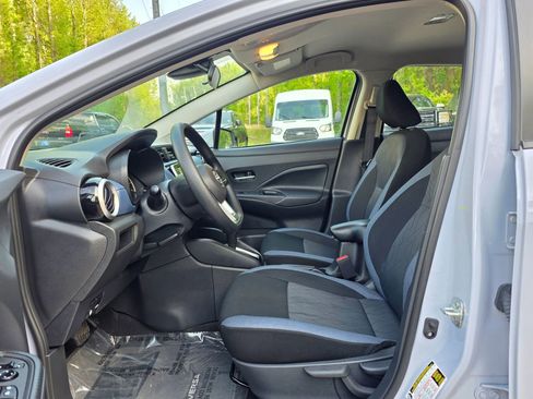 Used 2025 Nissan Versa SV w/ Trunk Package image 11