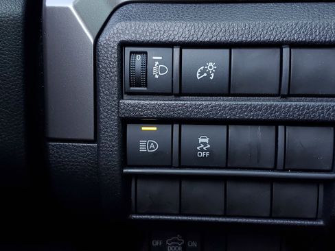 Used 2025 Toyota Tacoma TRD Sport image 32