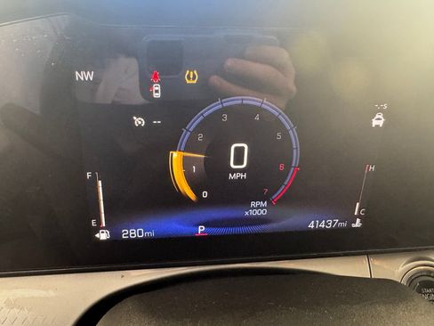 Used 2024 Chevrolet Trax LT FWD image 4