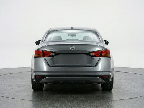 Used 2025 Nissan Altima 2.5 SV image 7