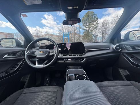 Used 2025 Chevrolet Equinox LT image 32