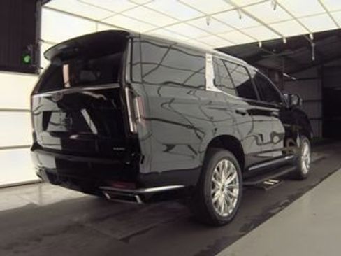 Used 2024 Cadillac Escalade Premium Luxury w/ Performance Package image 12