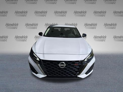 Used 2024 Nissan Altima 2.5 SR FWD image 3