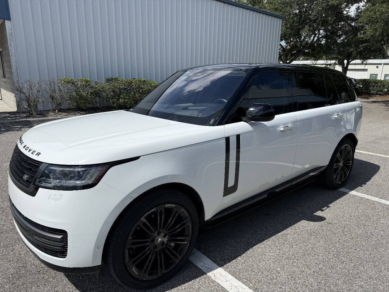 Used 2022 Land Rover Range Rover Long Wheelbase SE AWD/4WD image 2
