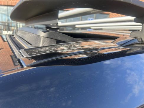 Used 2022 Land Rover Defender 90 X-Dynamic S image 25