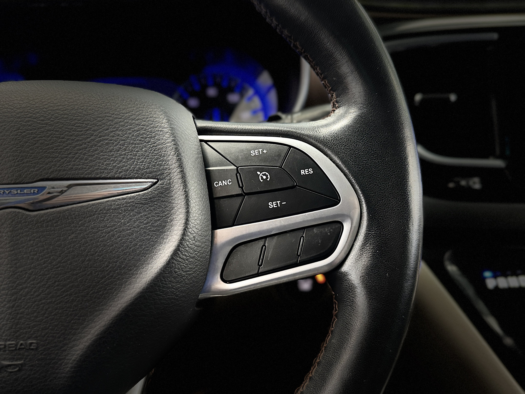 Used 2017 Chrysler Pacifica Touring-L Plus FWD image 20