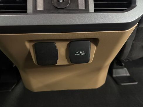 Used 2024 Ford F250 Lariat w/ Chrome Package image 36