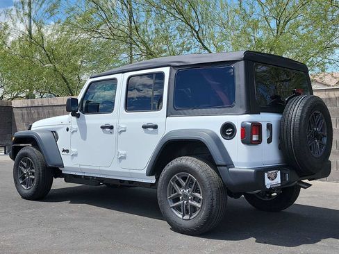 Used 2026 Jeep Wrangler Unlimited Sport AWD/4WD image 6