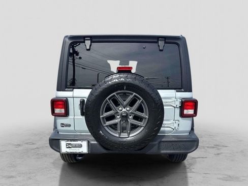 Used 2024 Jeep Wrangler Unlimited Sport AWD/4WD image 4
