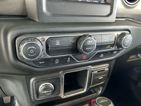 Used 2022 Jeep Gladiator Sport image 21