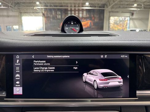 Used 2018 Porsche Panamera 4S image 79