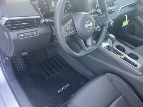 New 2025 Nissan Altima 2.5 S image 9