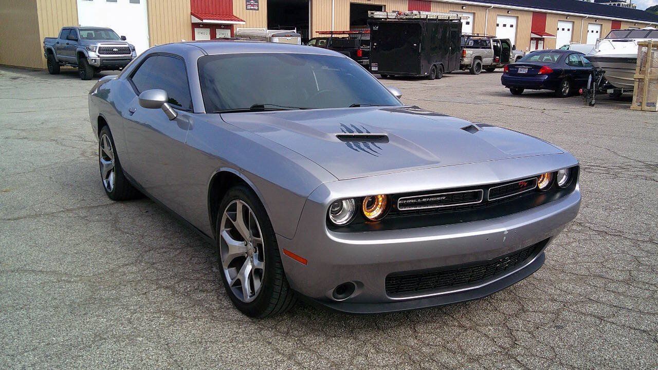 Used 2015 Dodge Challenger SXT Plus RWD image 4