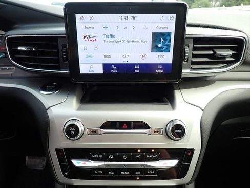 Certified 2022 Ford Explorer XLT w/ Equipment Group 202A image 28