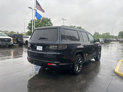 Used 2025 Jeep Grand Wagoneer Series III w/ Rear Seat Video Group 1 AWD/4WD image 3