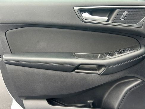 Used 2019 Ford Edge SE w/ SE Fleet Driver's Package image 22
