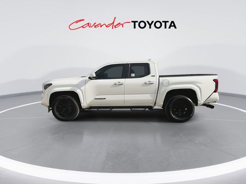 Used 2025 Toyota Tacoma SR5 image 5