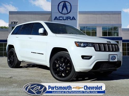 Used 2022 Jeep Grand Cherokee Laredo X AWD/4WD image 1