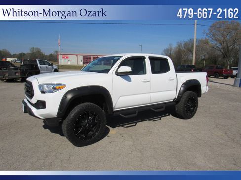 Used 2022 Toyota Tacoma SR image 4