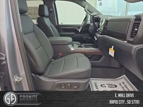 New 2026 GMC Sierra 3500 SLT w/ SLT Premium Package AWD/4WD image 39