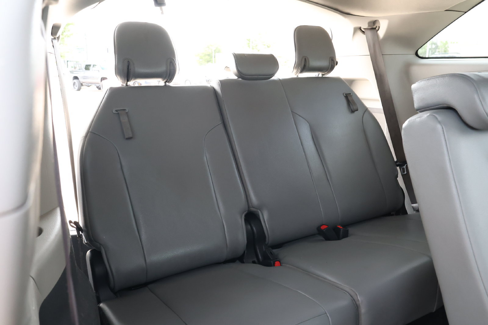 Used 2021 Toyota Sienna XLE FWD image 32
