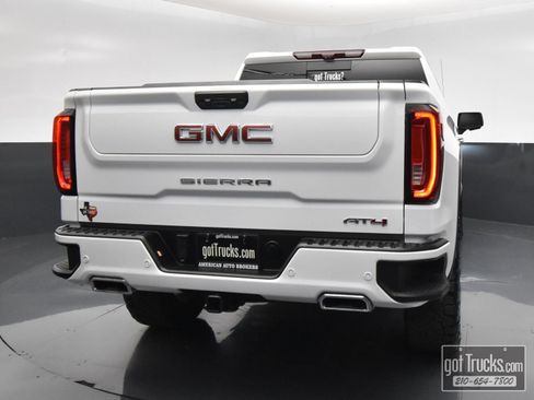 Used 2023 GMC Sierra 1500 AT4 w/ Technology Package AWD/4WD image 6