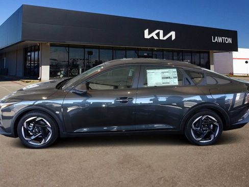 Used 2025 Kia K4 EX FWD image 1