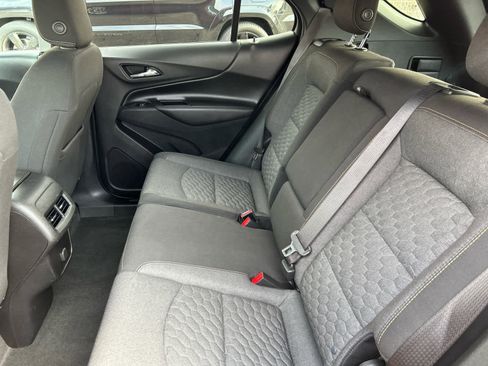 Used 2018 Chevrolet Equinox LT image 23