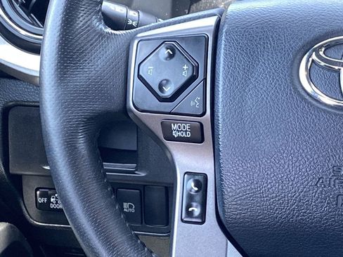 Used 2019 Toyota Tacoma TRD Off-Road AWD/4WD image 24