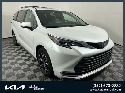 Used 2025 Toyota Sienna Platinum