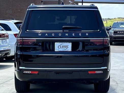 Used 2025 Jeep Wagoneer Series II AWD/4WD image 5