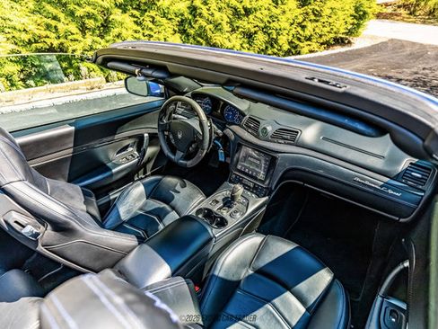 Used 2018 Maserati GranTurismo Sport RWD image 32