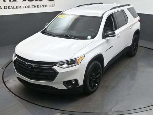 Used 2020 Chevrolet Traverse LT FWD image 47