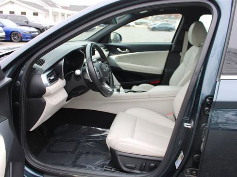 Used 2024 Genesis G70 2.5T image 11